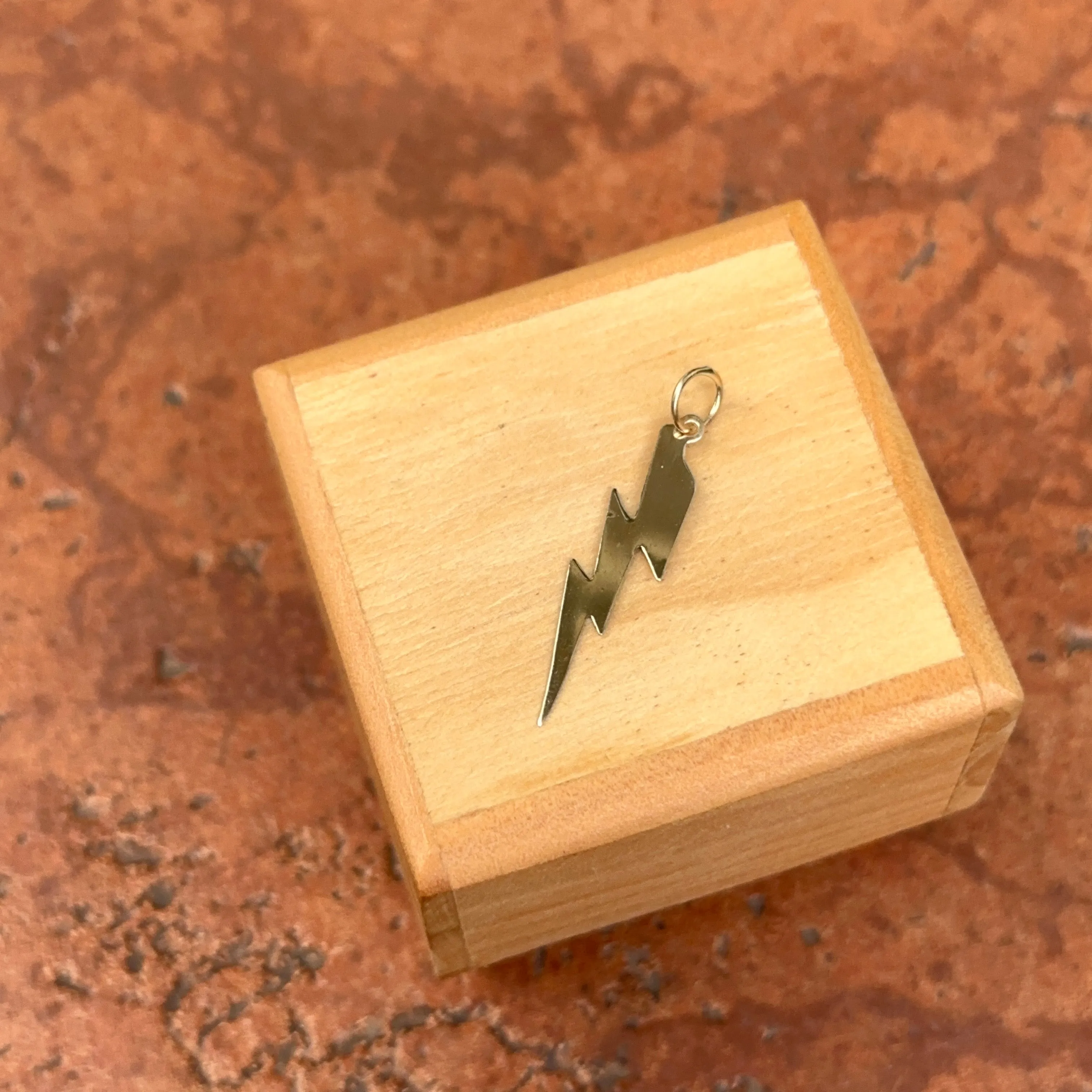 14KT Yellow Gold Flat Lightening Bolt Pendant Charm