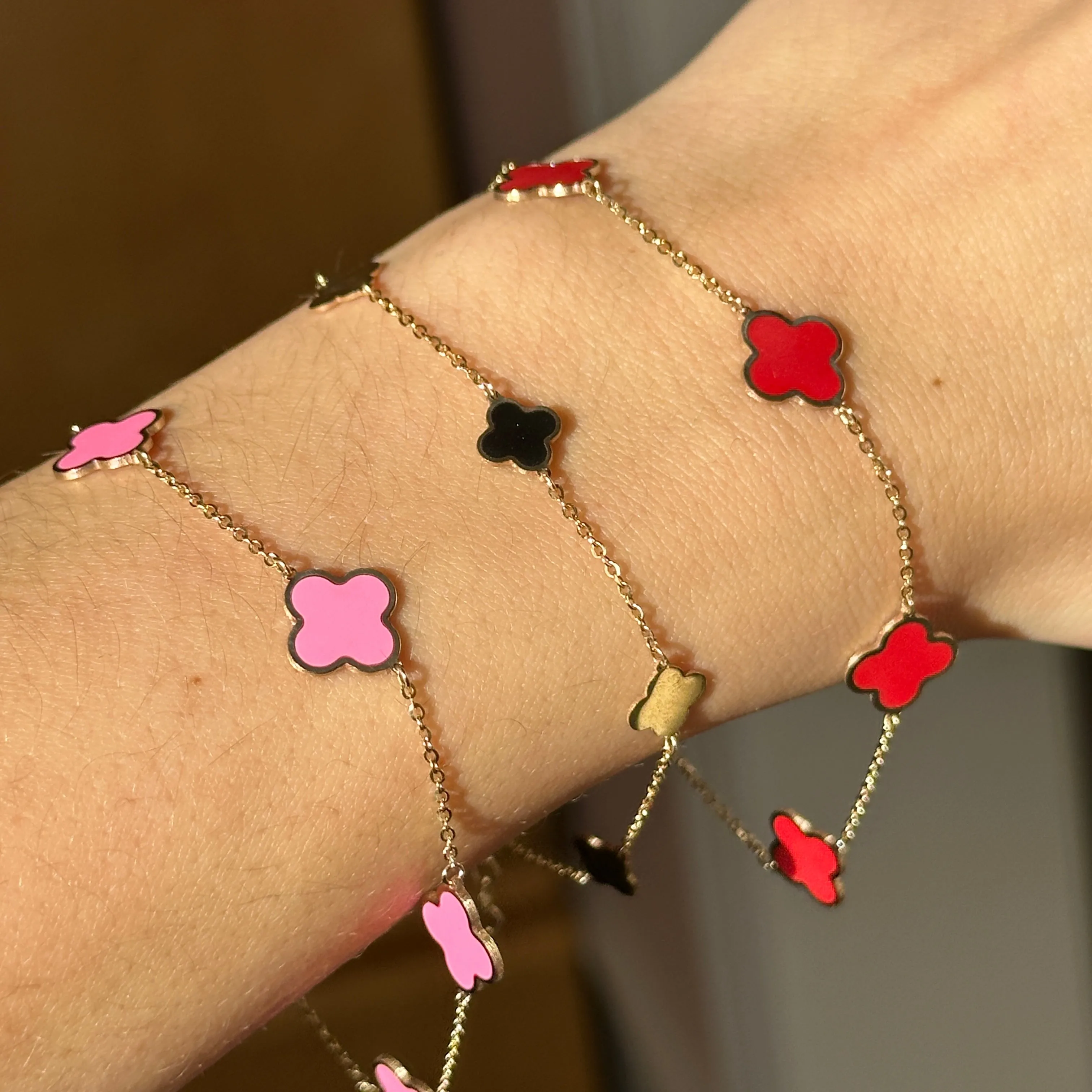 14KT Yellow Gold Red Enamel 10mm 4 Leaf Clover Charm Chain Bracelet