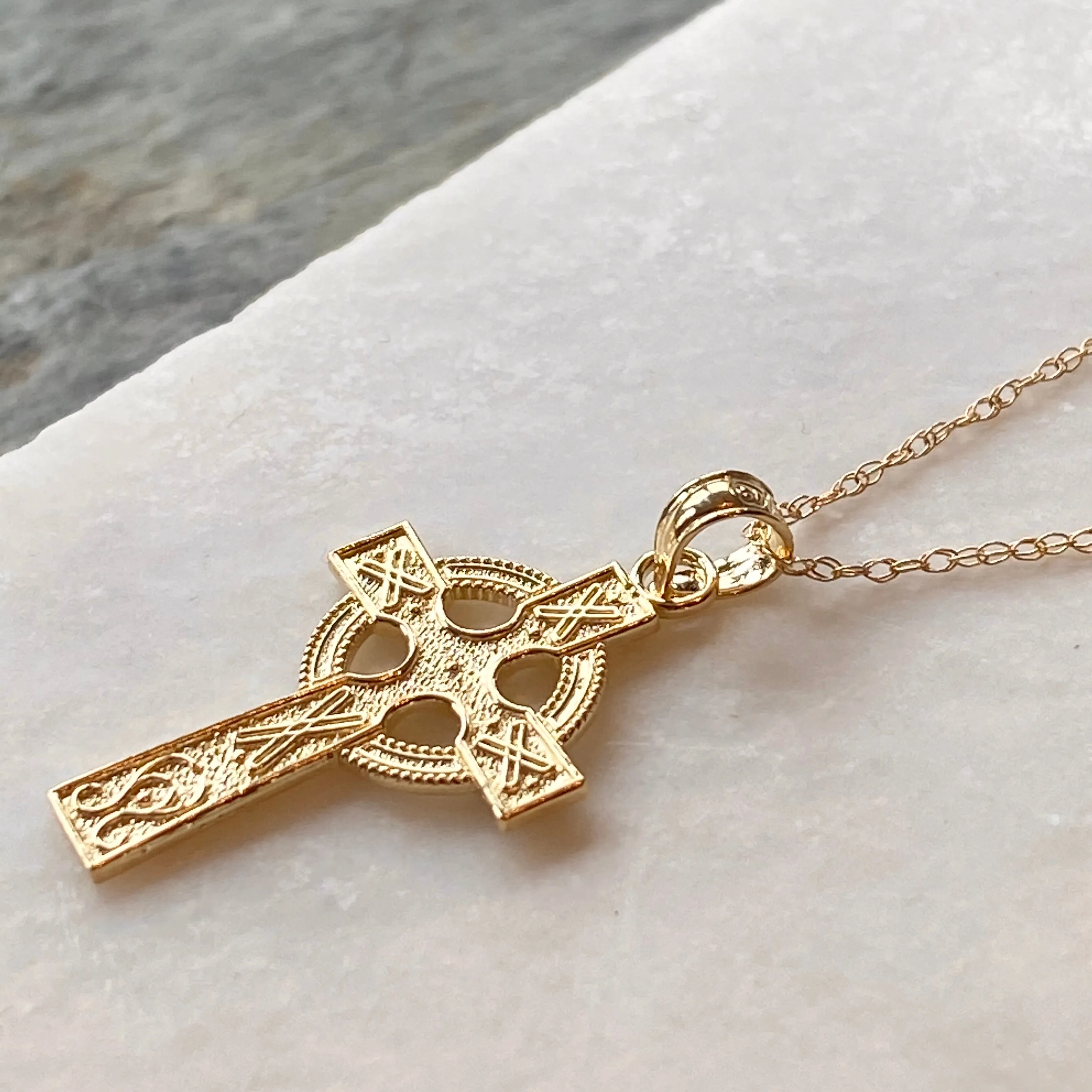 14KT Yellow Gold Textured Celtic Cross Pendant Chain Necklace