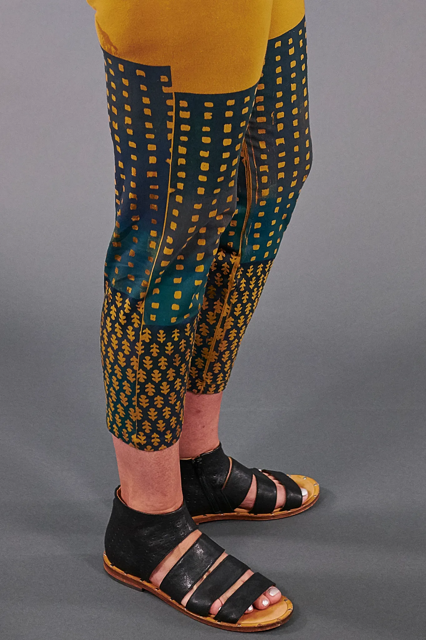 3167 Crop Legging Antique Brass-P