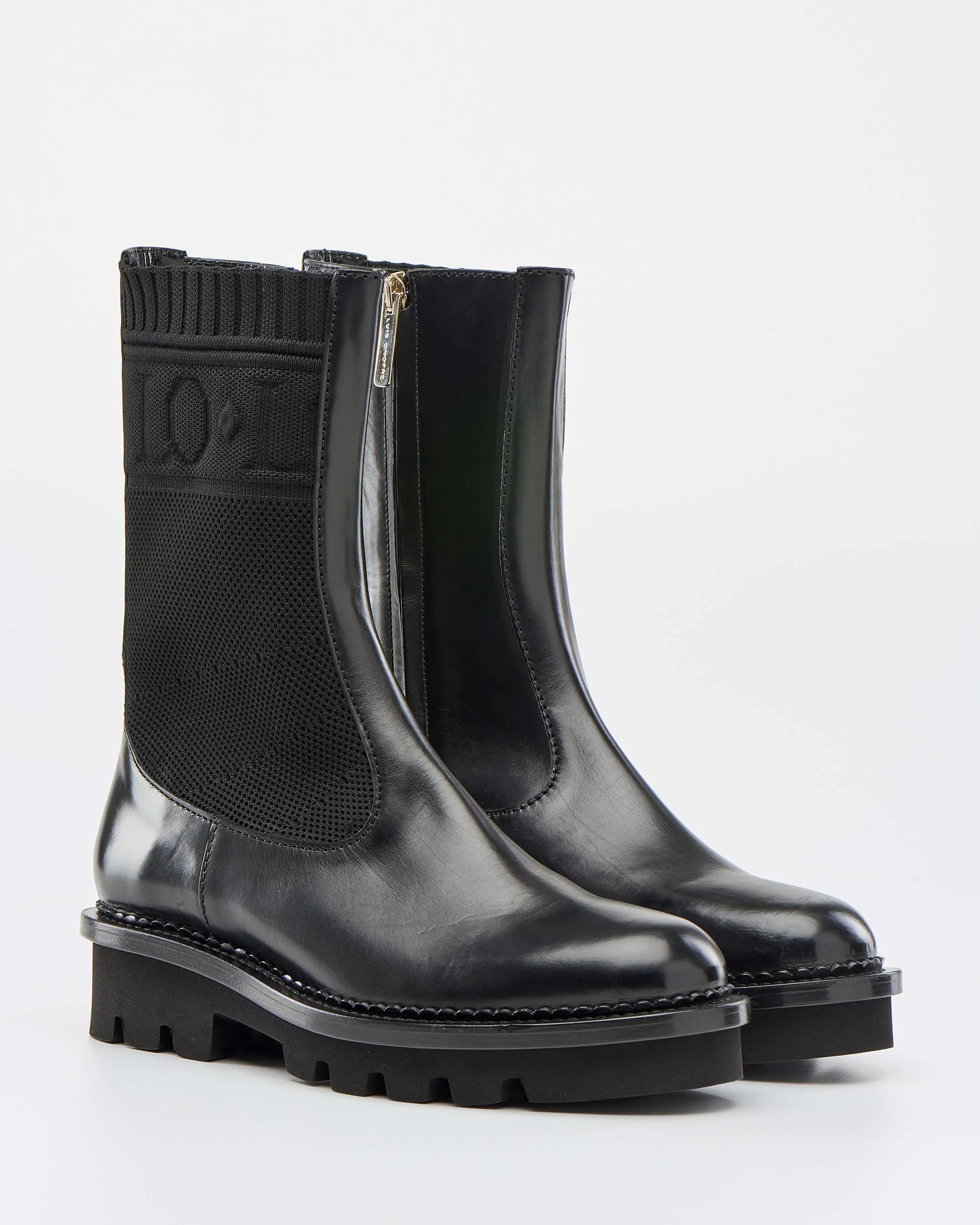 Bay Black