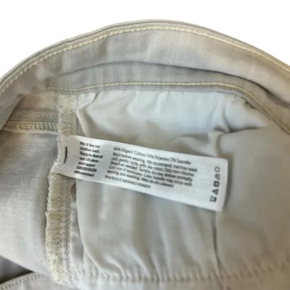 Eileen Fisher Women’s Straight Leg Raw Hem Jeans in Light Grey Size 16
