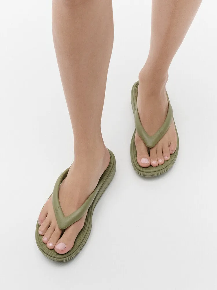 FitFlop RelieFF Recovery Toe-Post Sandals