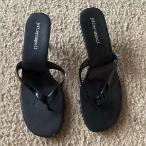 Jeffrey Campbell Thong-3 Black Combo Rounded Open Toe Slip On Heel Sandal Size 8