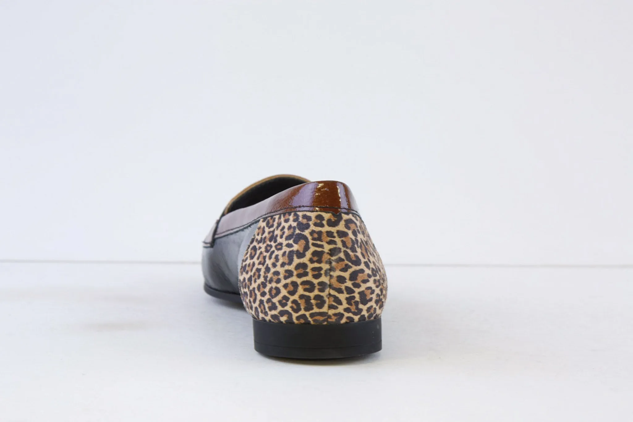 PITILLOS - 10171 FLAT LOAFER - BLACK PATENT/LEOPARD