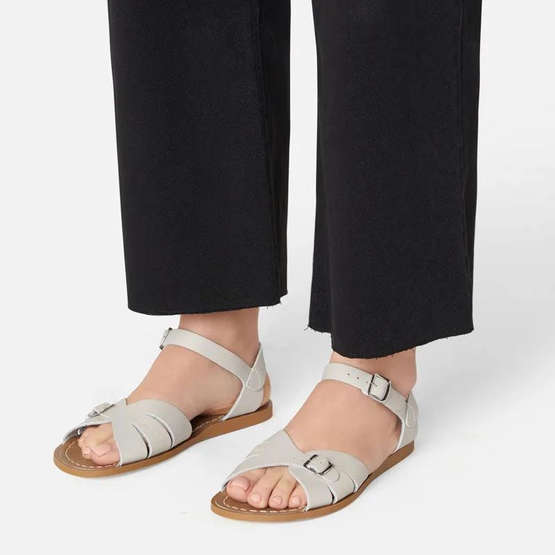 SALTWATER SANDALS Classic Sandals in Stone
