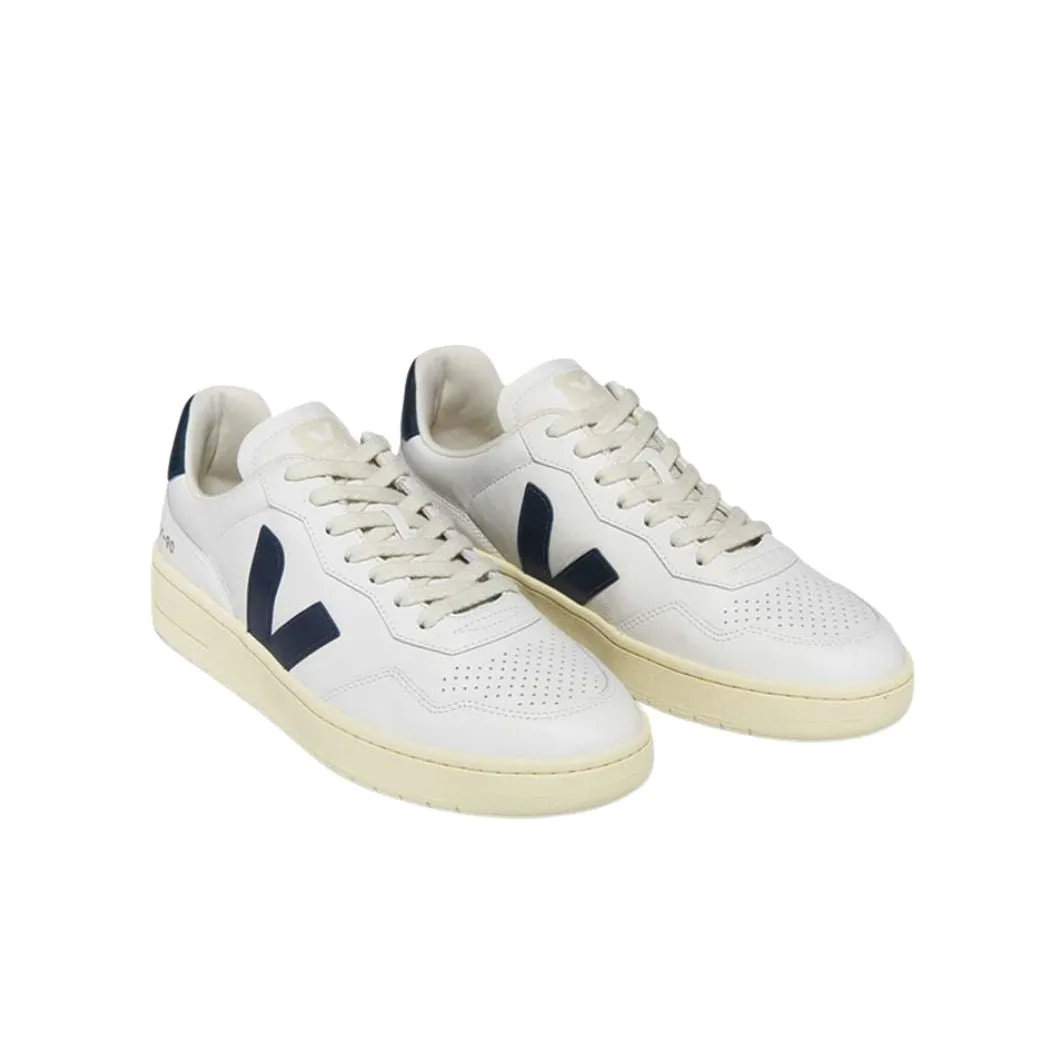 veja V-90 Women's Sneakers