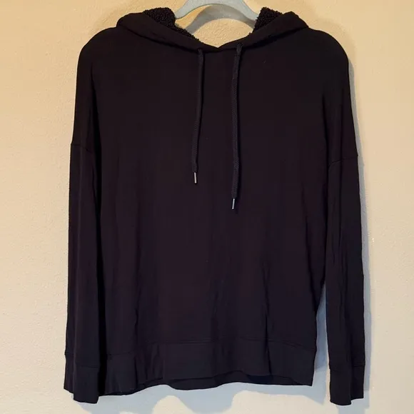 Victorias Secret Set  Loungewear Hoodie/Sherpa Shorts, Black, Size Medium
