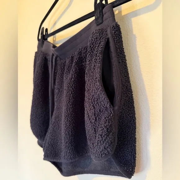 Victorias Secret Set  Loungewear Hoodie/Sherpa Shorts, Black, Size Medium