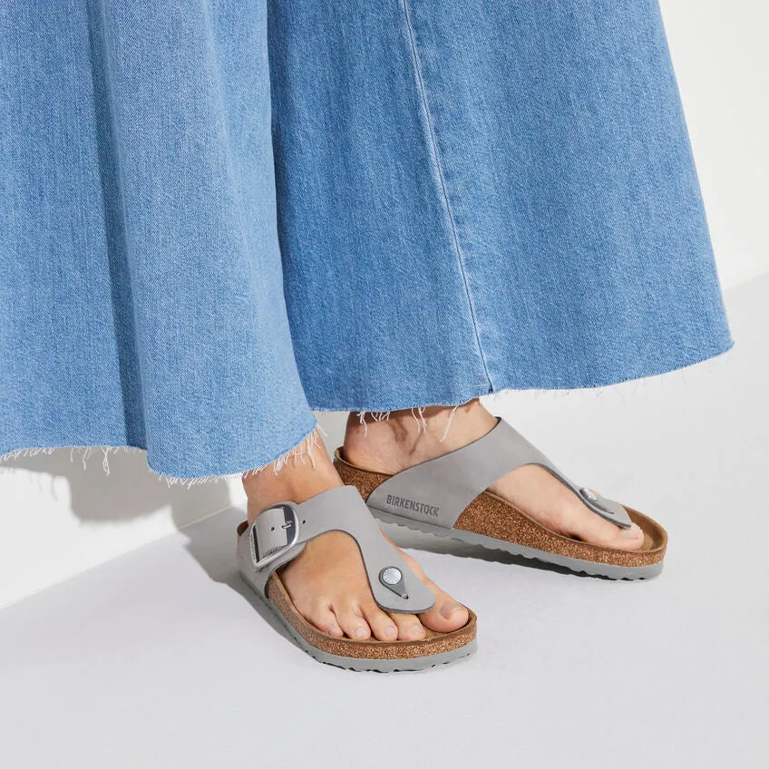 WOMEN'S BIRKENSTOCK GIZEH BIG BUCKLE SANDAL | DOVE GRAY NUBUCK LEATHER